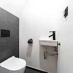 Apartament Modern 2bdrm Aprtm W Cinema & 2 Bathrooms