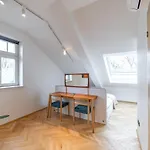 Modern 2bdrm Aprtm W Cinema & 2 Bathrooms Tallin