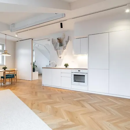 شقة Modern 2bdrm Aprtm W Cinema & 2 Bathrooms تالين