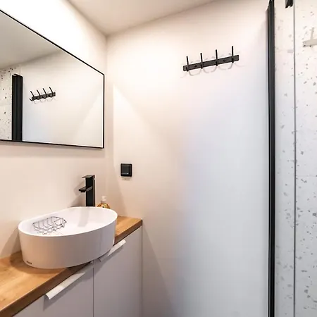 Modern 2bdrm Aprtm W Cinema & 2 Bathrooms * タリン