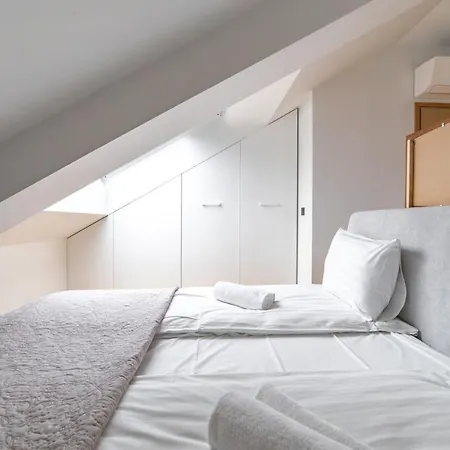 Apartmán Modern 2bdrm Aprtm W Cinema & 2 Bathrooms