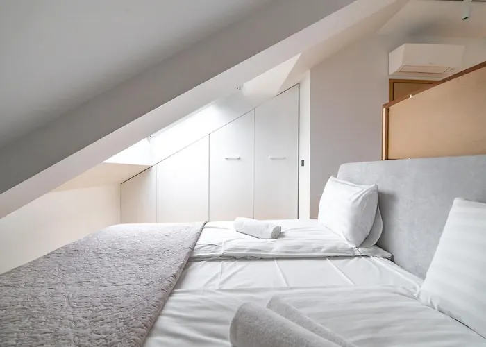 아파트 Modern 2bdrm Aprtm W Cinema & 2 Bathrooms