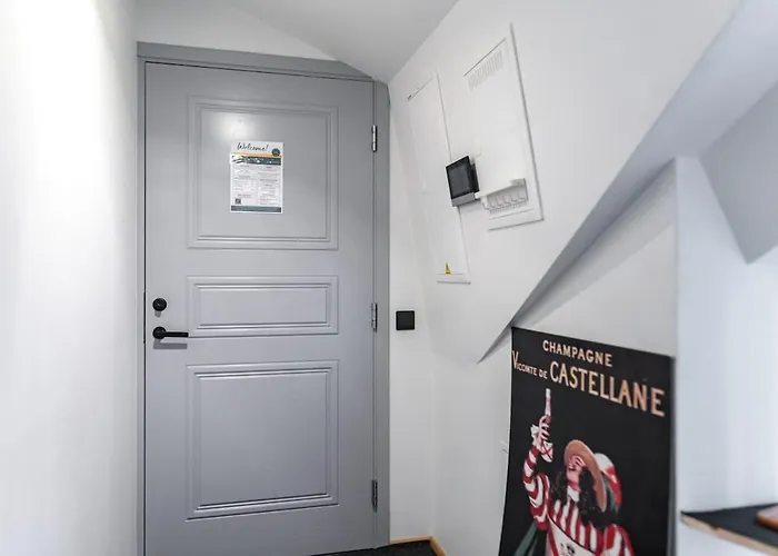 Modern 2bdrm Aprtm W Cinema & 2 Bathrooms アパート タリン